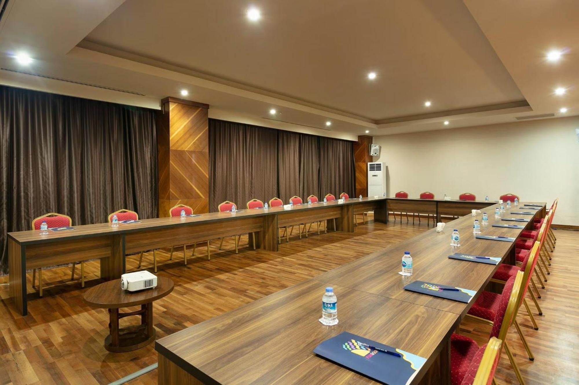 Armas Life Belek Hotel Bagian luar foto